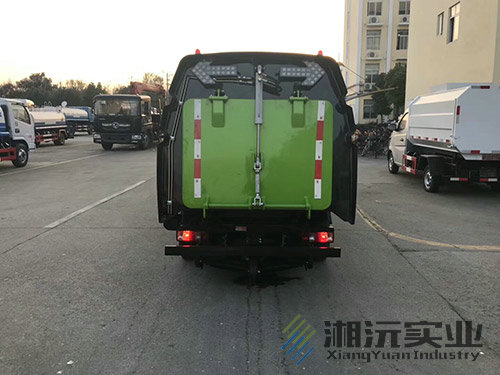 常德湘沅实业有限公司,常德垂直垃圾压缩站,地埋式垃圾压缩站,电动人力斗车,电动三轮高压清运车,电动助力拉车